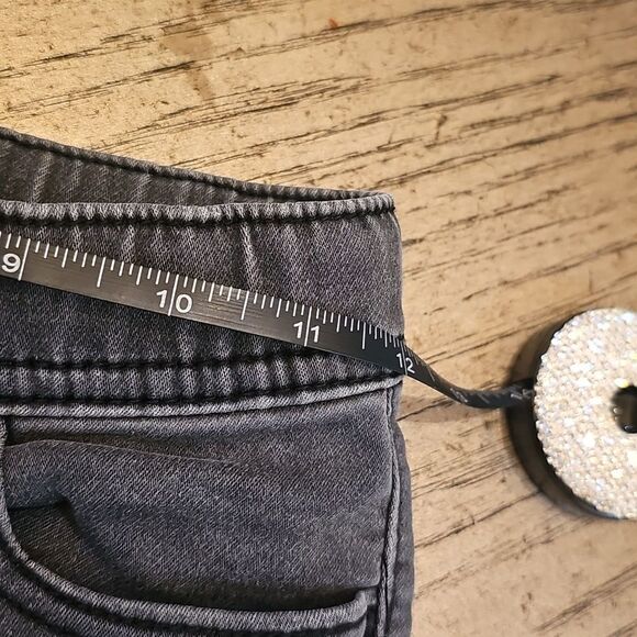 Kids Black Denim Shorts Size 7 Epic Threads - Picture 3 of 9